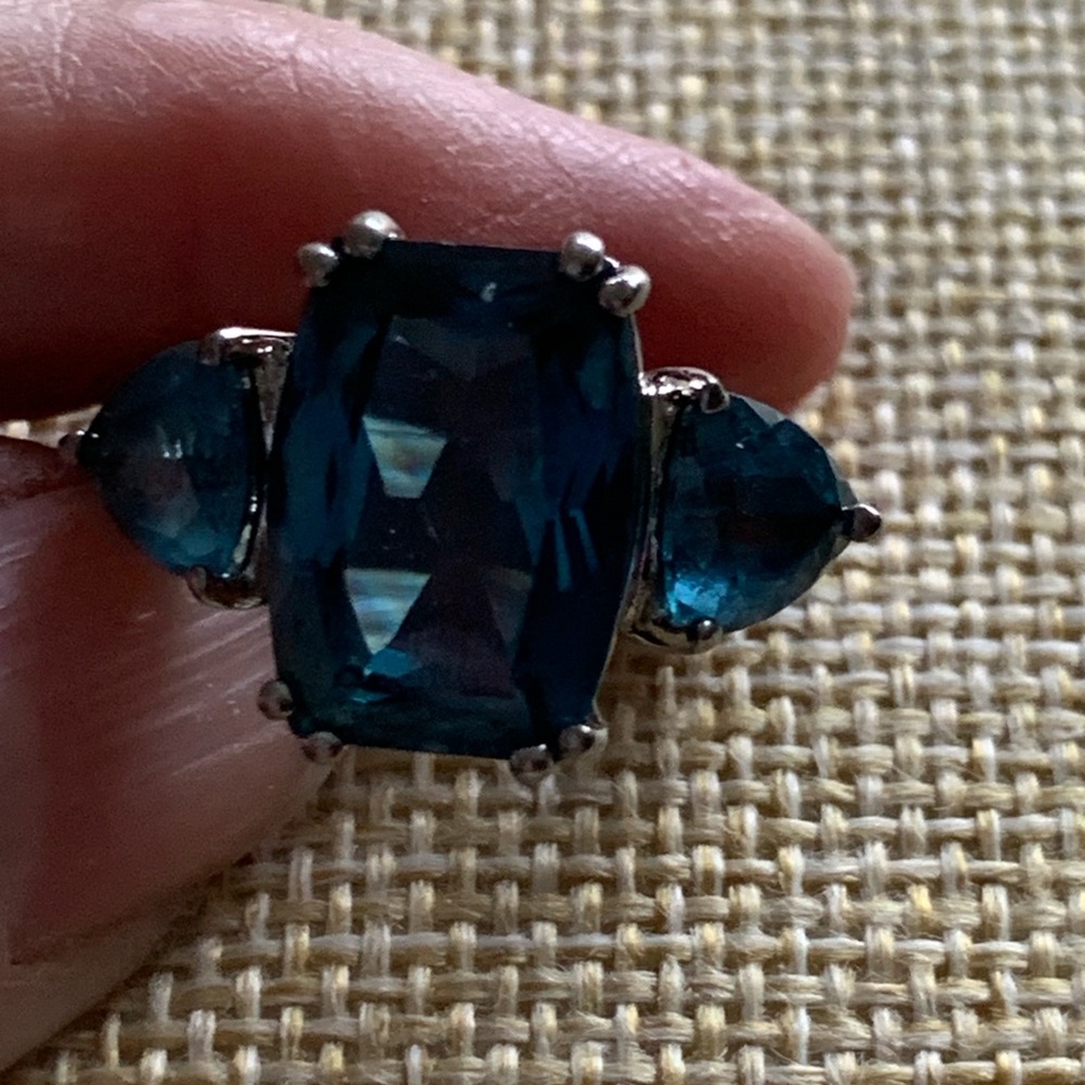 Something Blue!Elegant Genuine Blue Topaz Gemstone Ring, Sterling Silver, size 9 - Picture 13 of 16